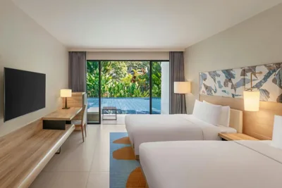 ダブルベッド2台・プールアクセス付きプレミアムダブルルーム — Le Meridien Phuket Mai Khao Beach Resort